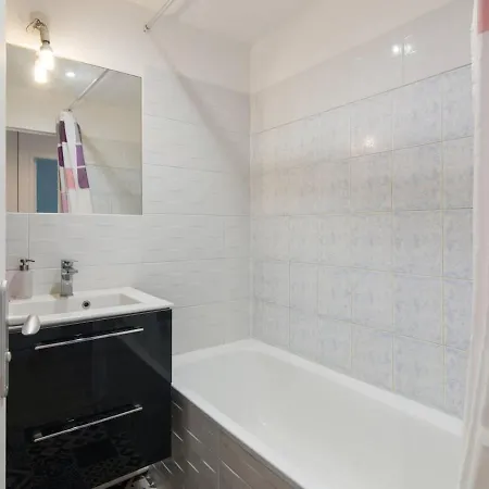 Couette-café à 100m Du Stade De France Saint-Denis (Seine-Saint-Denis)